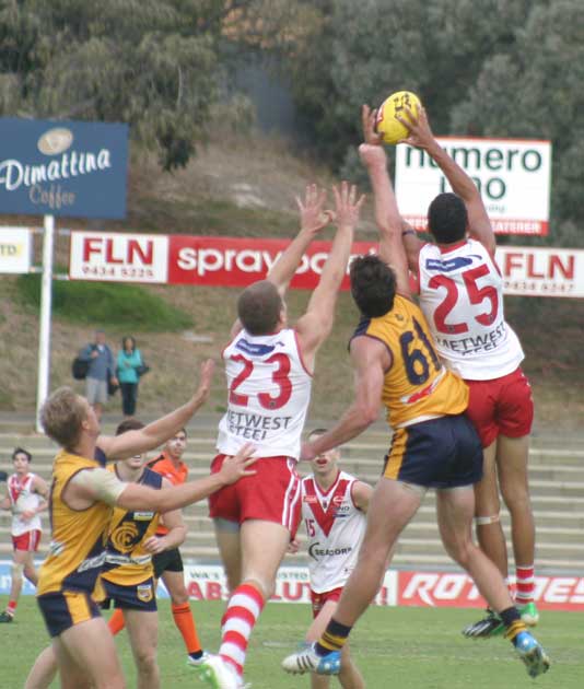 A strong mark by South Fremantle's Marlon Pickett. Photo by Les Everett