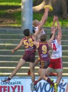 Haiden Schloithe marks strongly for South. Photo by Les Everett.